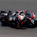 Marco Bezzecchi vince il GP d’Indonesia: poker Aprilia, Marquez solo sesto