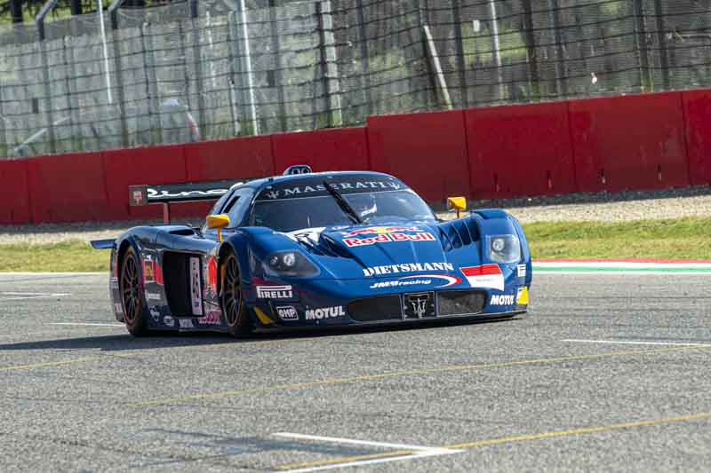 Maserati MC12 GT1, a Imola tre livree e un podio tutto del Tridente