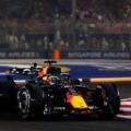 Max Verstappen vince la Sprint di Singapore: Hamilton secondo, Antonelli allunga nel Mondiale